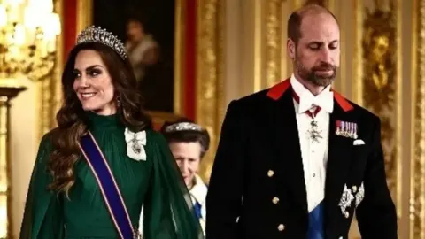 Princeza Kate i princ William u svečanim odorama na kraljevskom događanju