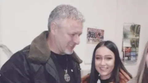 Marko Perković Thompson i nećakinja Lejdi Perković u interijeru