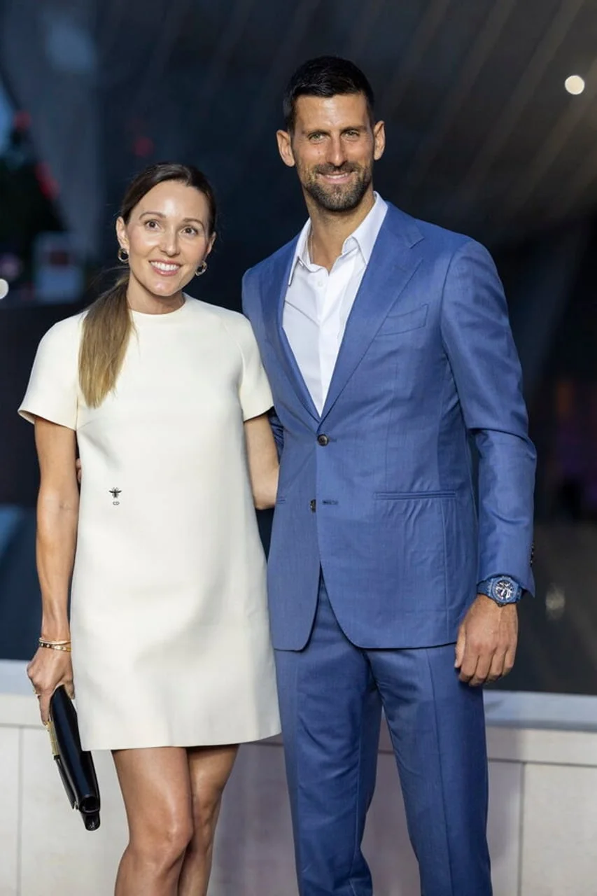 Novak Đoković u plavom odelu i Jelena u bijeloj haljini