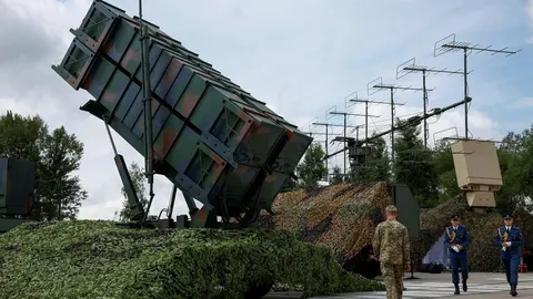 Vojni sustav protivzračne obrane Patriot s masivnim lansatorjem raketa