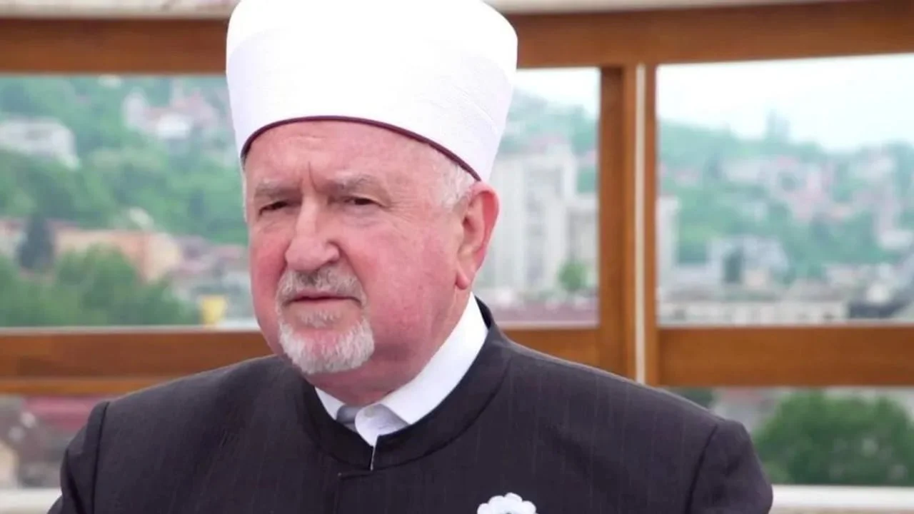 Mustafa Cerić u tradicionalnoj religijskoj odeći i kapi