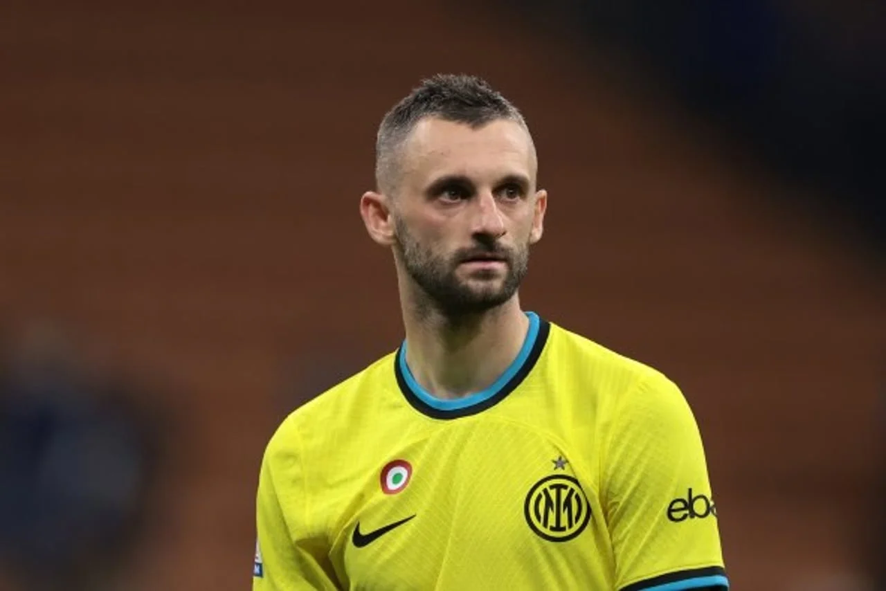 Portret Marcela Brozovića u žutom dresu Intera