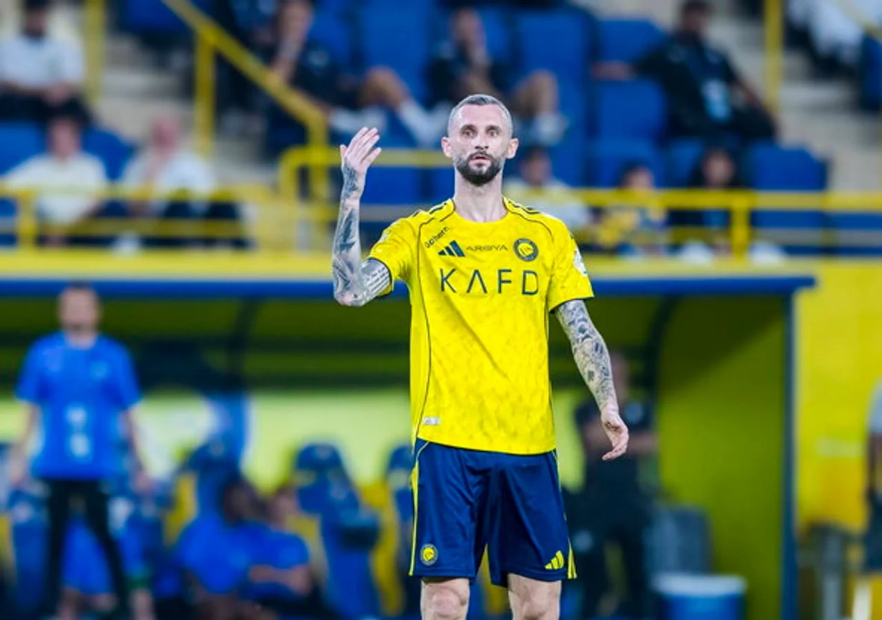 Marcelo Brozović u žutom dresu Al Nassra na nogometnom terenu