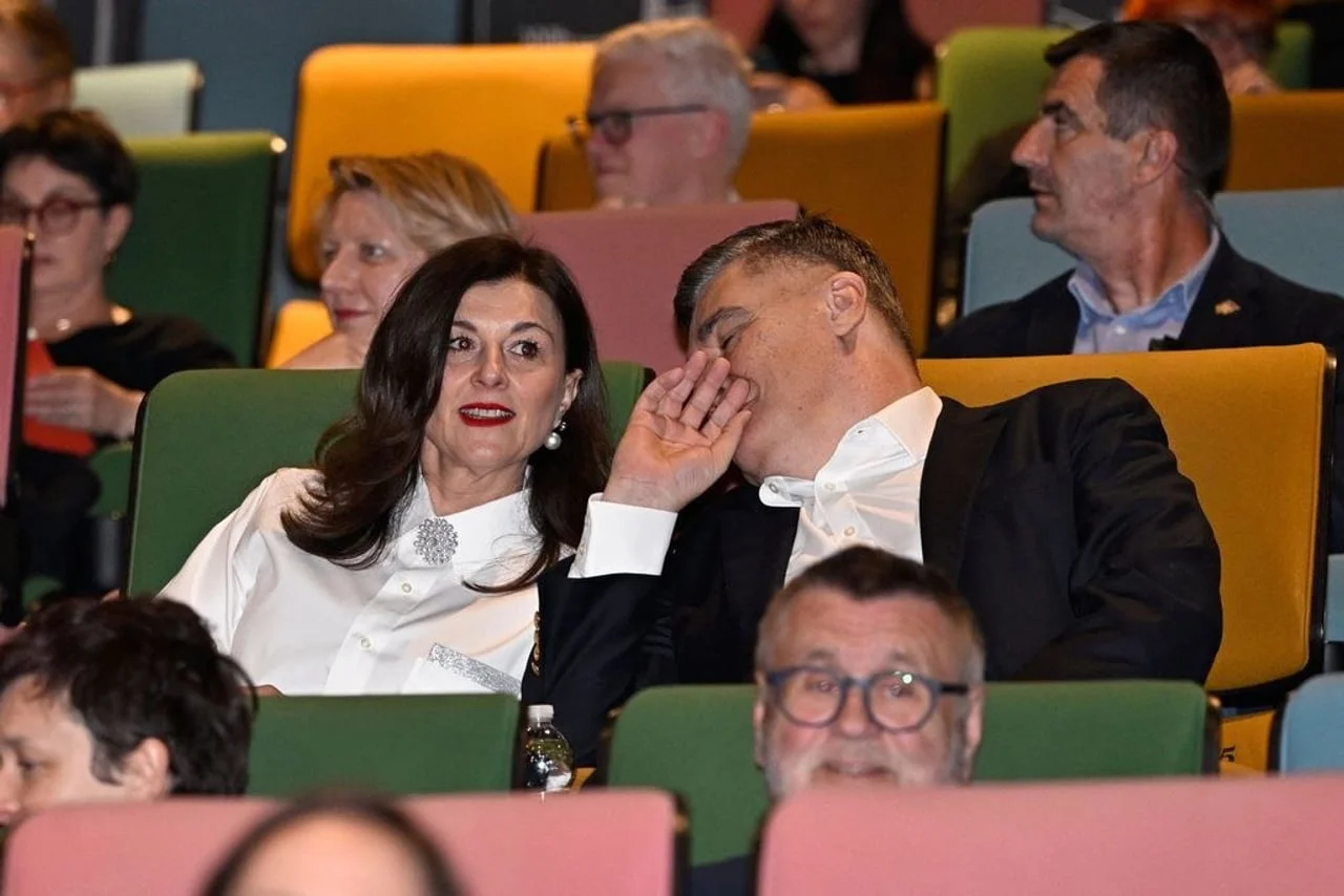 Zoran i Sanja Musić Milanović sjede u publici na događajku