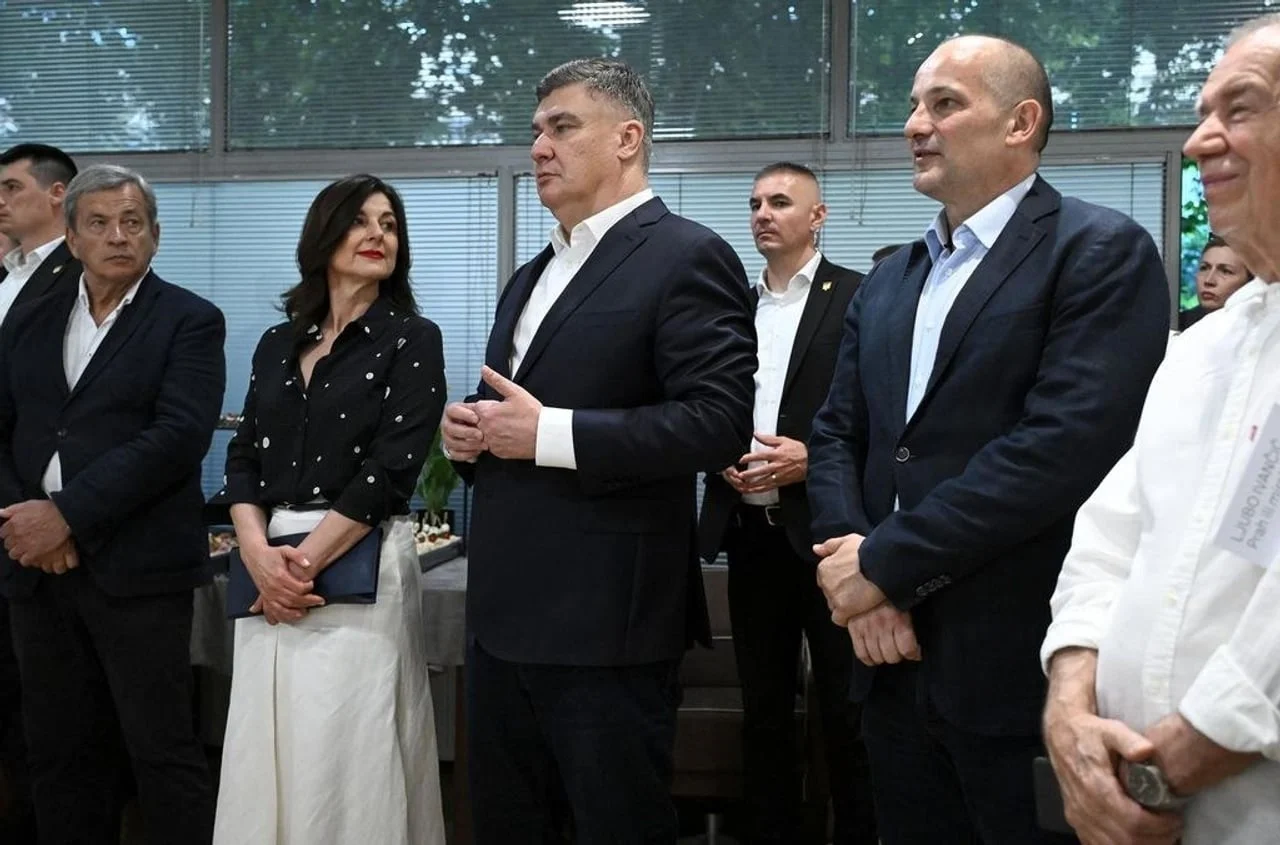 Zoran i Sanja Musić Milanović s gostima na izložbi