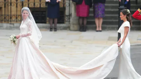 Kate Middleton u vjenčanici s dugim šlepom i mladenačkim velom