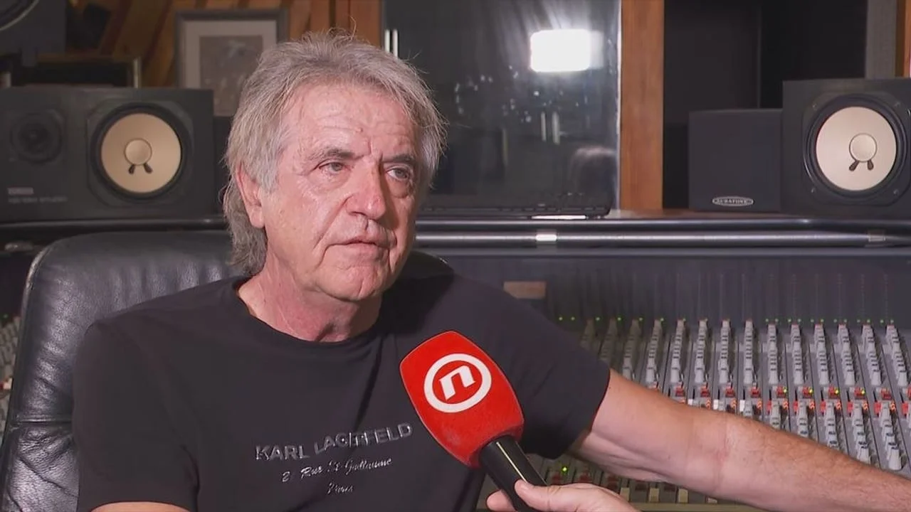 Neno Ninčević u studiju za snimanje tijekom intervjua