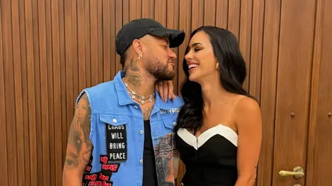 Neymar i Bruna Biancardi nasmijani jedno uz drugoga