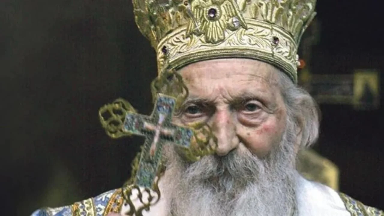 Portret patrijarha Pavla s ukrasnom mitrom i križem