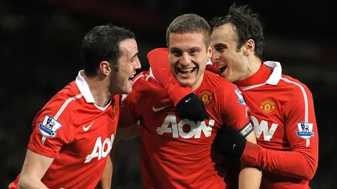 Nemanja Vidić i Dimitar Berbatov u crvenim dresovima Mančester junajteda