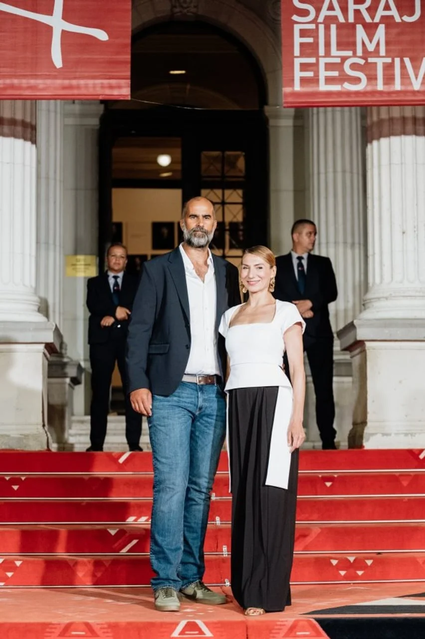Daria Lorenci Flatz i pratitelj na crvenom tepihu u Sarajevu