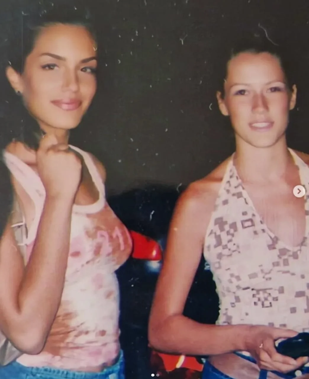 Mlađa Nives Ivanišević i prijateljica u odjeći iz početka 2000-ih
