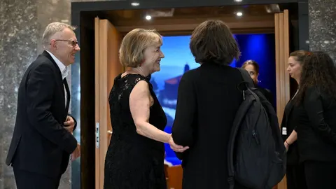 Vesna Pusić i Jurgis Oniunas u razgovoru s gostima na događaju