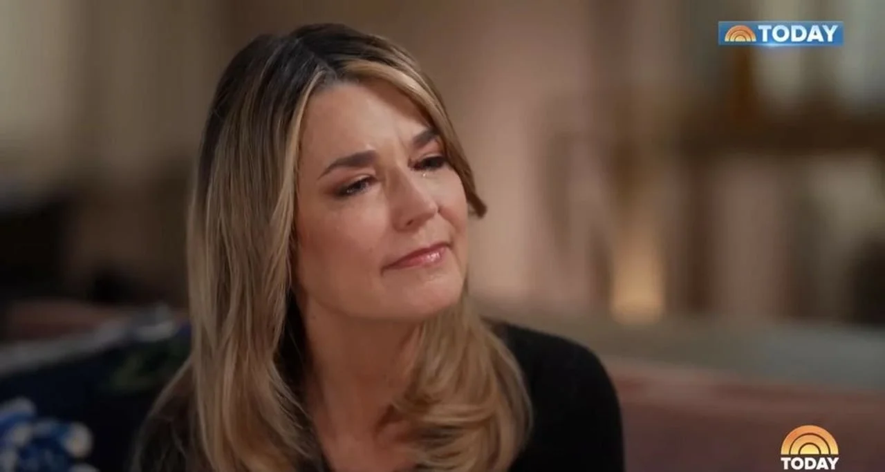 Krupni plan tužnog lica voditeljice Savannah Guthrie