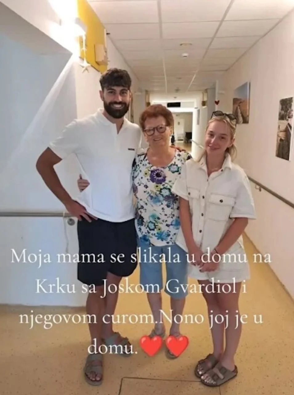 Joško Gvardiol, Lu Mastrović i starija žena u hodniku doma za starije
