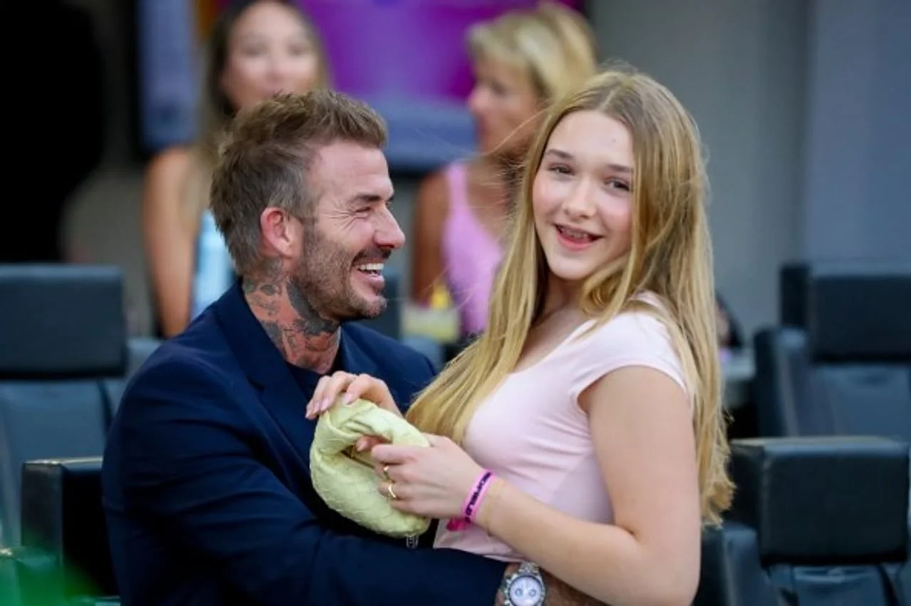 David Beckham i kći Harper smiješe se jedno drugome