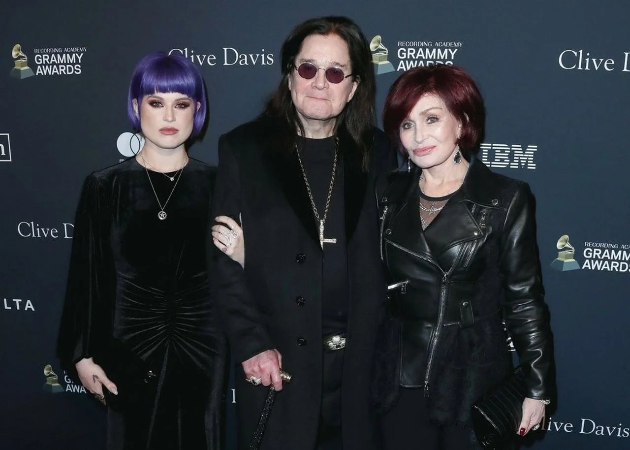 Kelly, Ozzy i Sharon Osbourne na događaju Clive Davis Grammy Gala