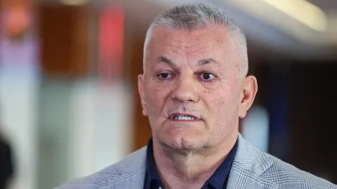 Portret Ivana Gudelja u krupnom planu dok govori.