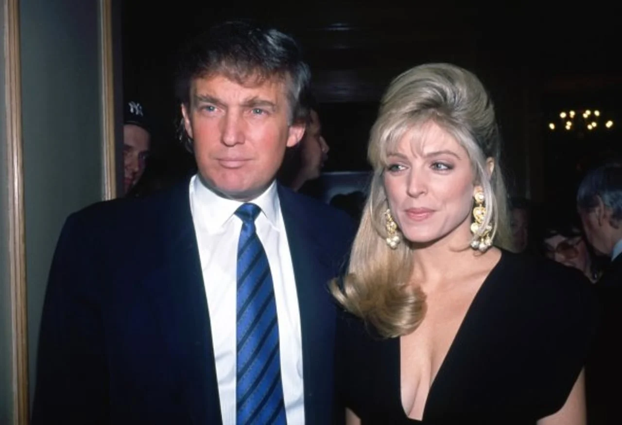 Marla Maples s upečatljivim naušnicama pored Donalda Trumpa