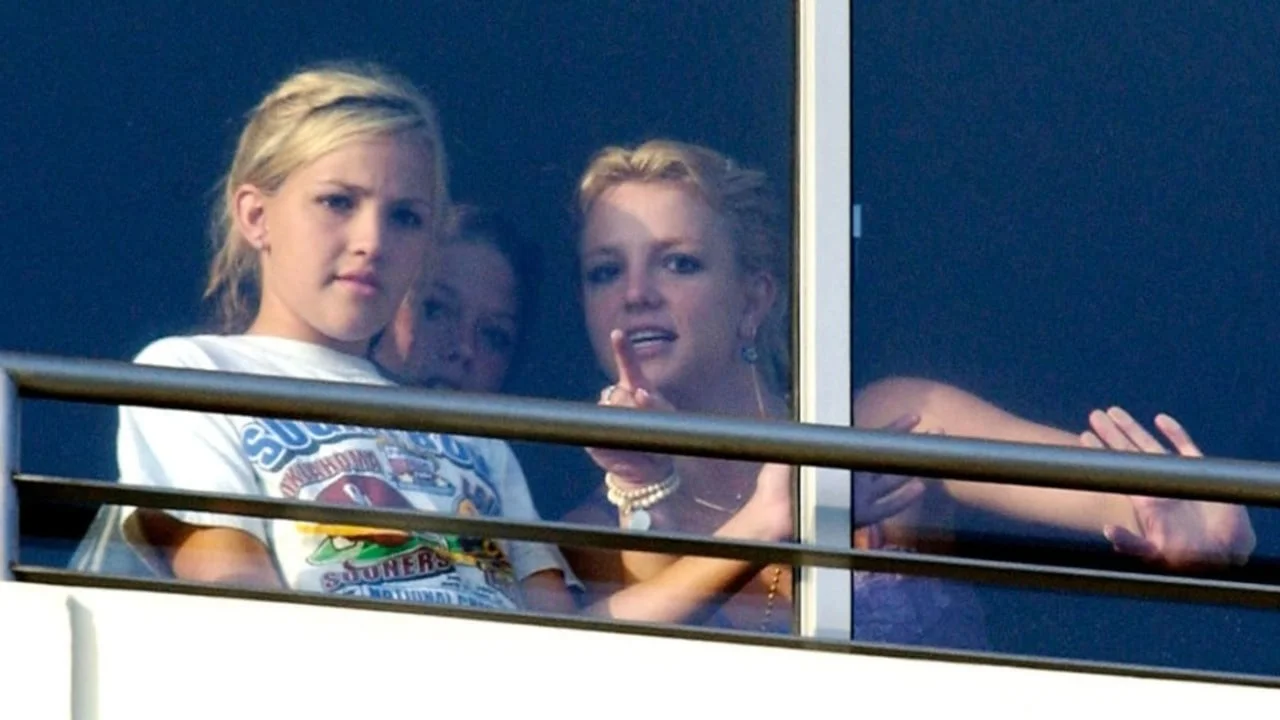 Britney Spears i Jamie Lynn Spears na balkonu