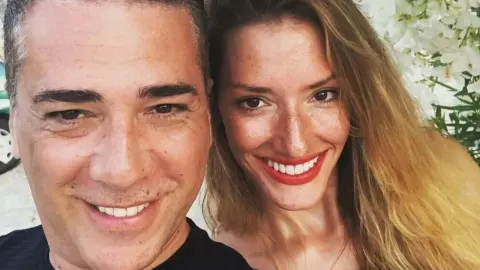 Zeljko i Jovana Joksimović nasmiješeni u krupnom planu