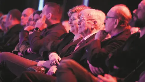 Hrvoje Hegedušić i supruga Ljerka prate događanje u publici