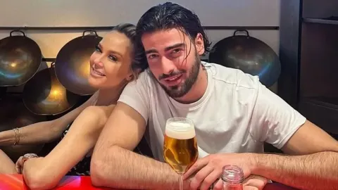 Maja Šuput i Šime Elez u madridskom restoranu