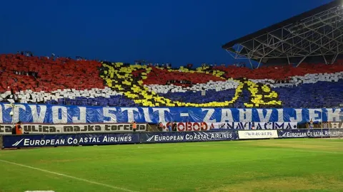 Koreografija Torcide na sjevernoj tribini Poljuda s natpisom i bojama kluba.