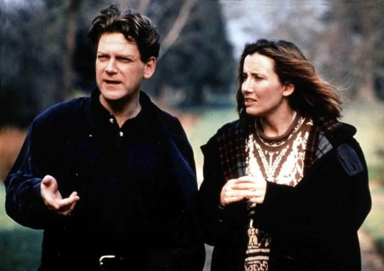 Portret Emme Thompson i Kennetha Branagha u tamnoj odjeći