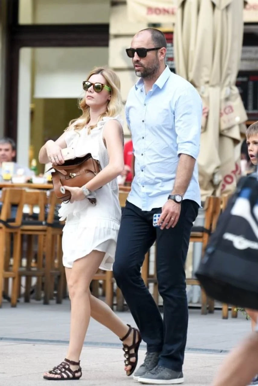 Igor Tudor i supruga Stefanija šeću centrom grada u ljetnoj odjeći