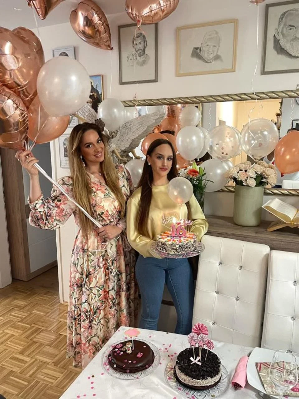 Simona Mijoković i kći Gabrijela slave rođendan uz tortu i balone