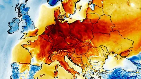 Meteorološka karta Europe s izraženim crvenim i narančastim zonama topline.