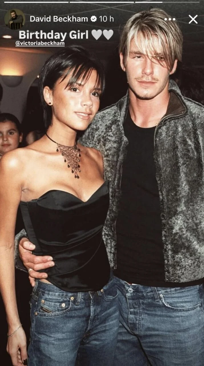 Mladi David i Victoria Beckham poziraju u ležernoj odjeći iz devedesetih