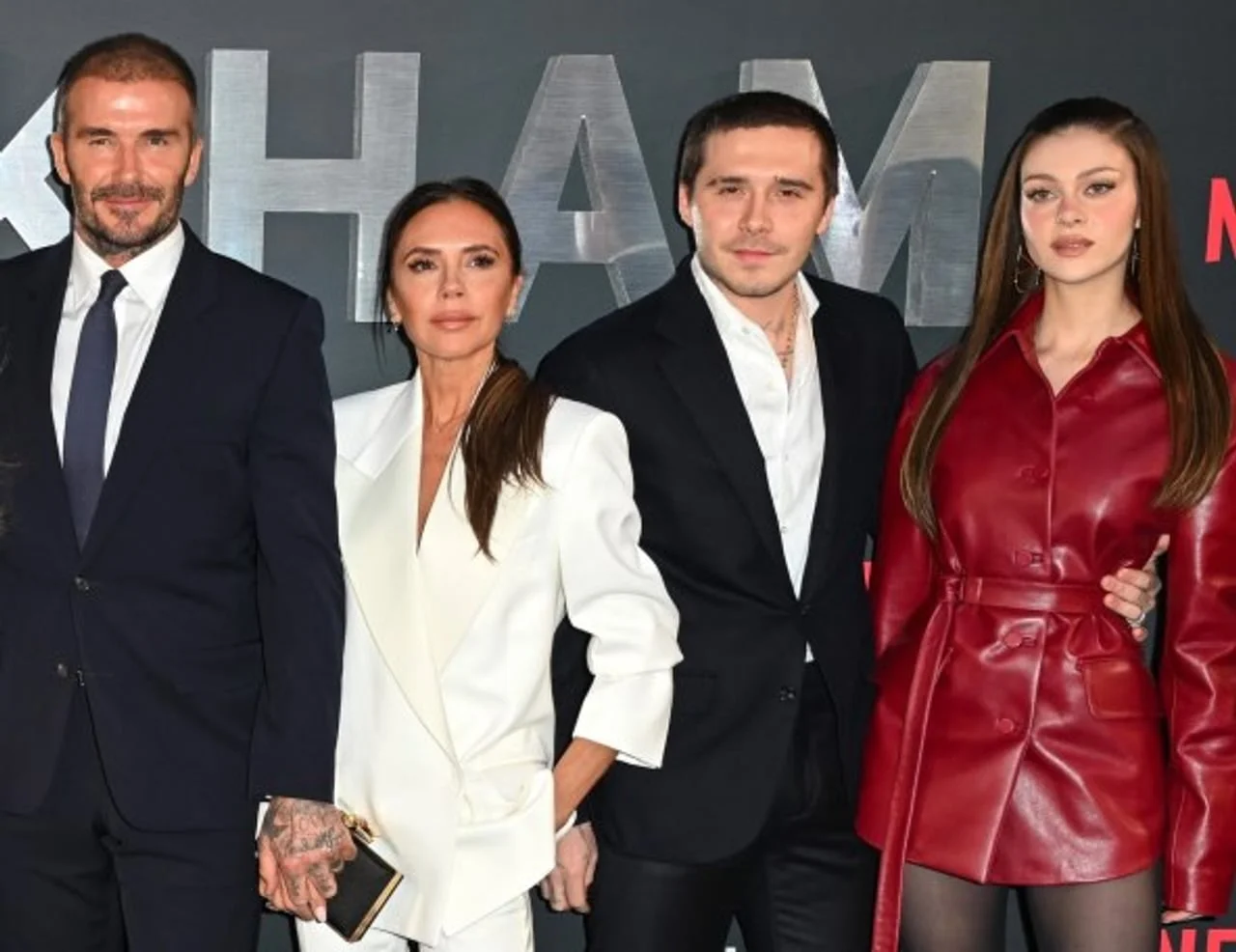 Obitelj Beckham pozira zajedno na premijeri dokumentarnog filma
