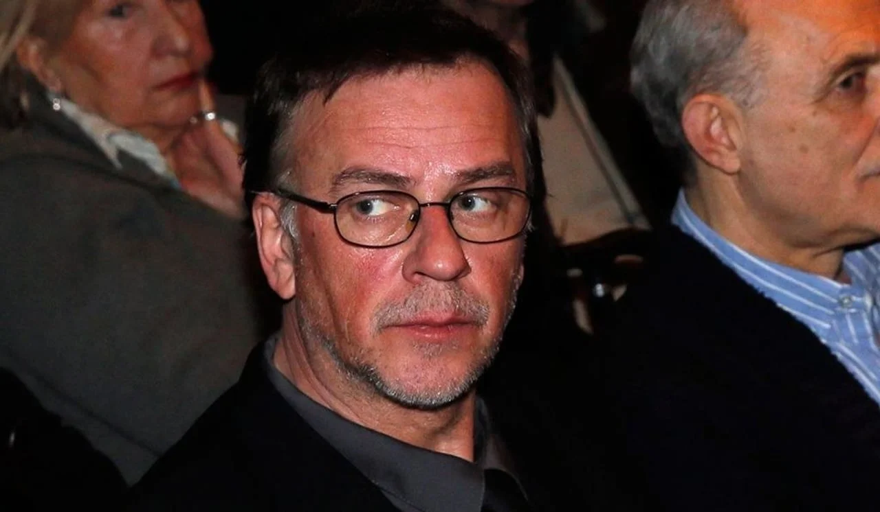 Portret Žarka Lauševića s naočalama dok sjedi u publici