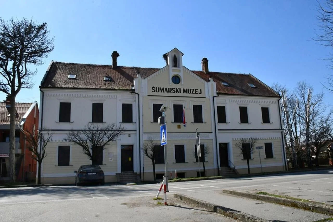 Pročelje zgrade na kojoj piše Šumarski muzej