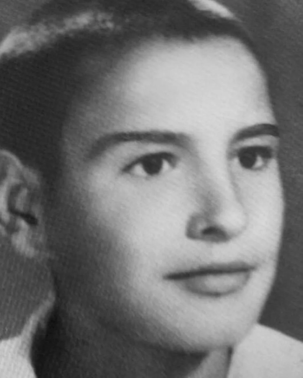 Crno-bijela fotografija dječaka iz arhiva