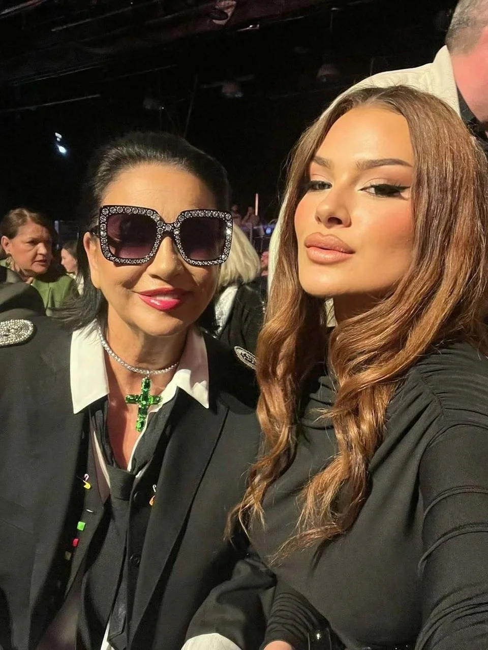 Alka Vuica i Dora Šitum poziraju jedna uz drugu