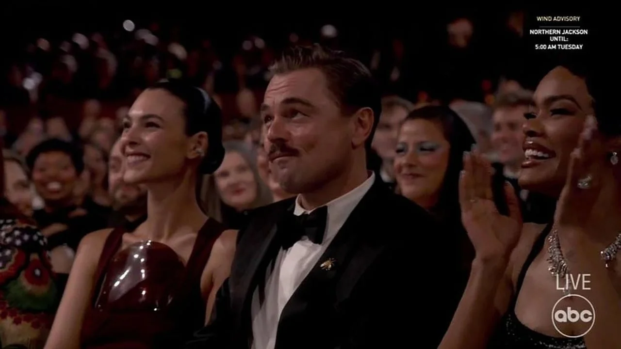 Leonardo DiCaprio i Vittoria Ceretti sjede u publici tijekom ceremonije