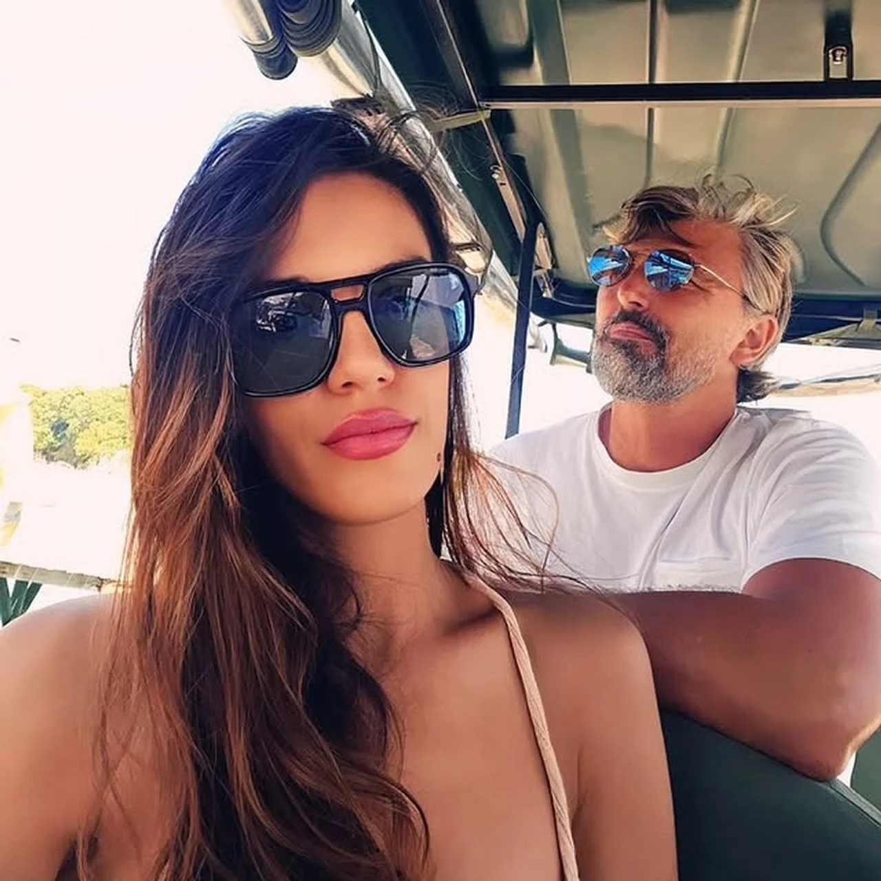 Nives i Goran Ivanišević sa sunčanim naočalama tijekom odmora